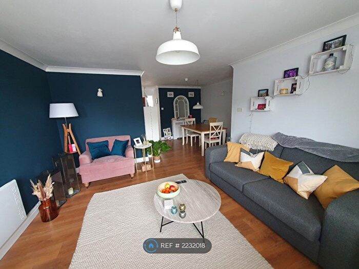 1 Bedroom Flat To Rent In Herschel Court, Oxford, OX4