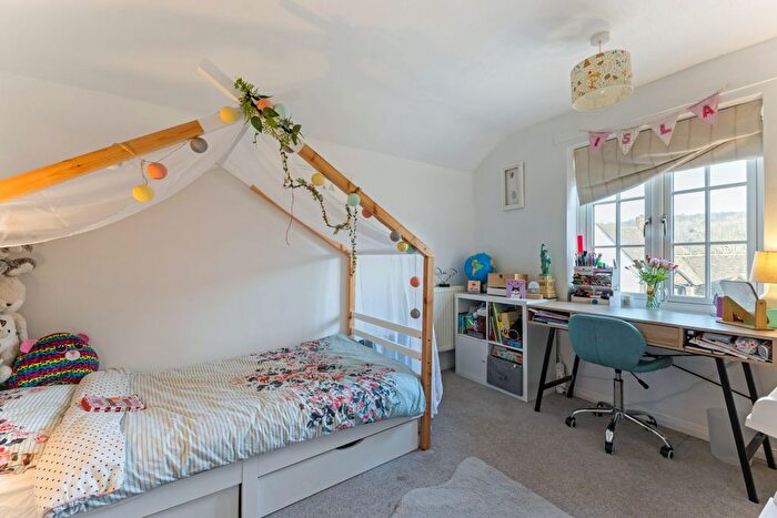 4 Bedroom Detached House For Sale In Marlow Road, Bisham, SL7