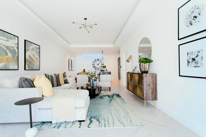 4 Bedroom Town House To Rent In Mandrell Road, London, SW2