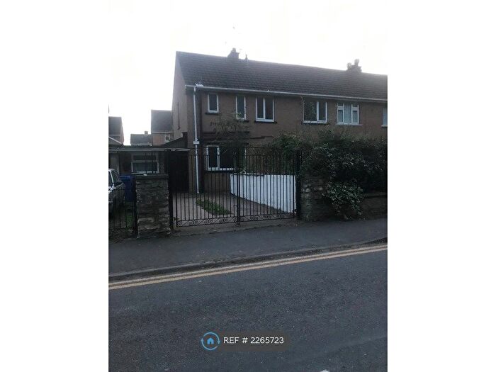 3 Bedroom Semi-Detached House To Rent In Churchfield Road, Doncaster, DN6