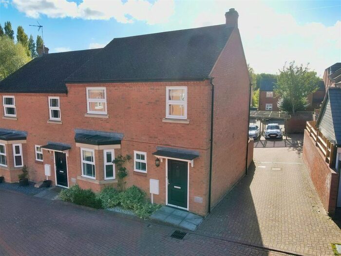 3 Bedroom Semi-Detached House To Rent In Phelps Road, Bletchley, Milton Keynes, MK2