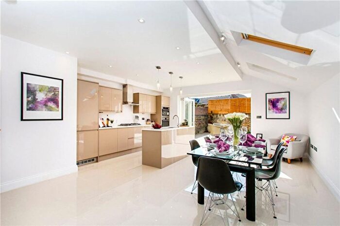 4 Bedroom Terraced House To Rent In Pennard Road, Brook Green, W12