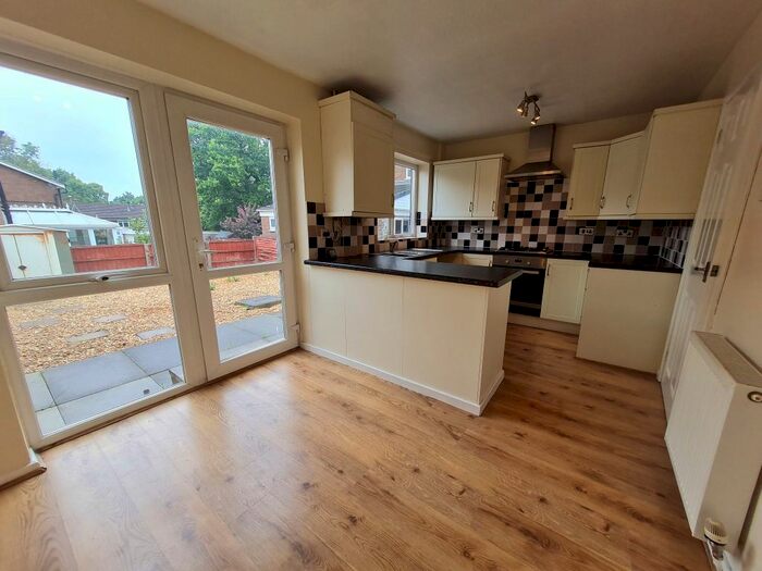 3 Bedroom Semi-Detached House To Rent In Maypark, Bamber Bridge, Preston, PR5