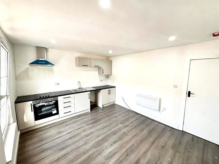 1 Bedroom Flat To Rent In Tower Street, Dudley, West Midlands, DY1