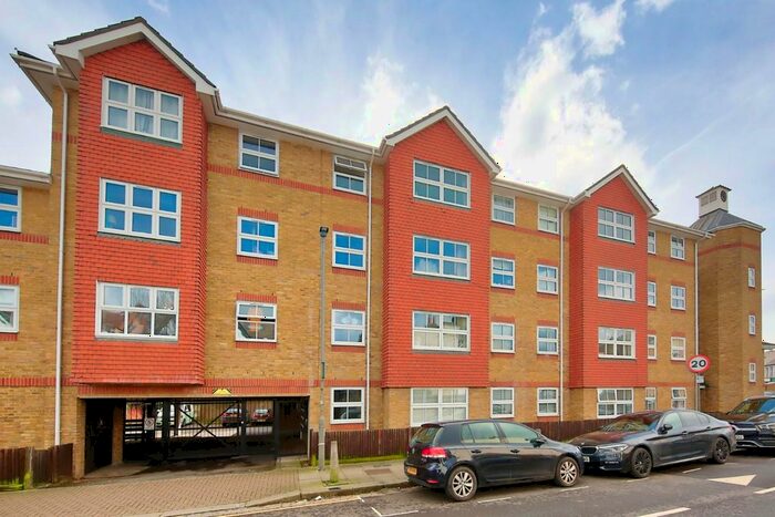 1 Bedroom Flat To Rent In Times Court, Ravensbury Road, Earlsfield, SW18