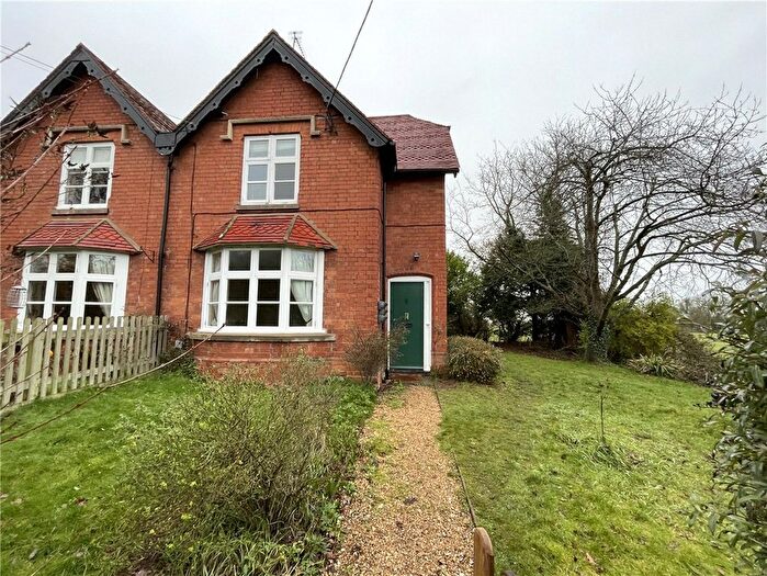 Semi-Detached House To Rent In Walton, Warwick, Warwickshire, CV35