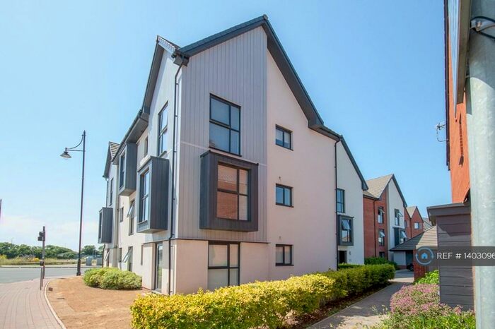 2 Bedroom Flat To Rent In Rhodfa'r Cei, Barry, CF62