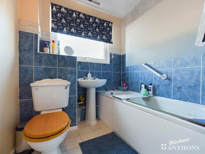 3 Bedroom Terraced House For Sale In Knaves Hill, Linslade, LU7