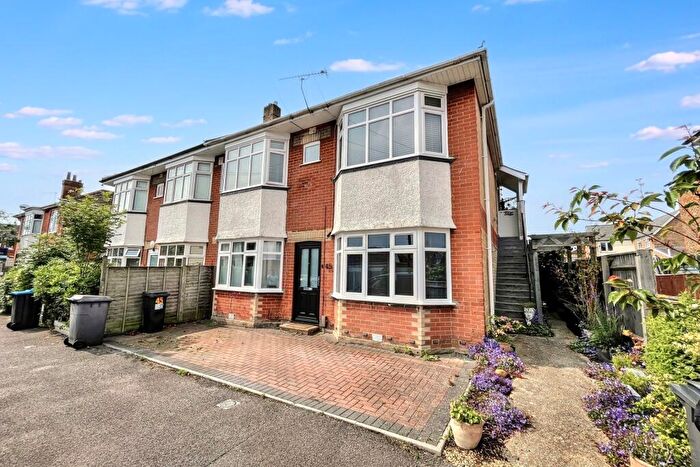 2 Bedroom Flat For Sale In Southbourne, BH6