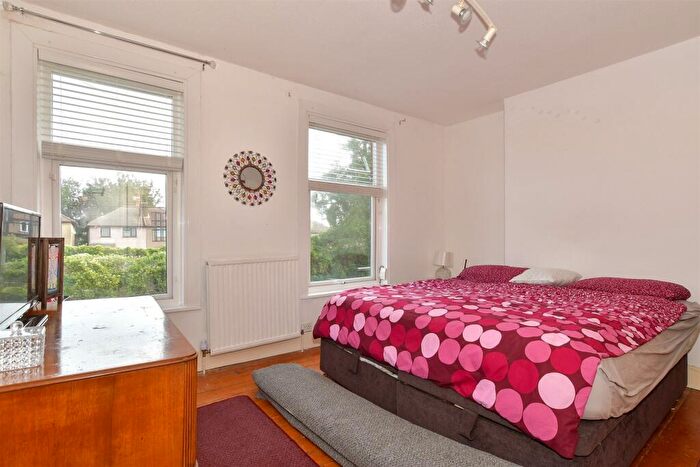 3 Bedroom Semi-Detached House For Sale In Wellwinch Road, Sittingbourne, Kent, ME10