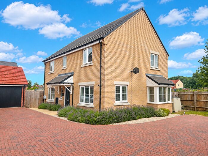 4 Bedroom Detached House For Sale In Skye Gardens, Houghton Regis, LU5