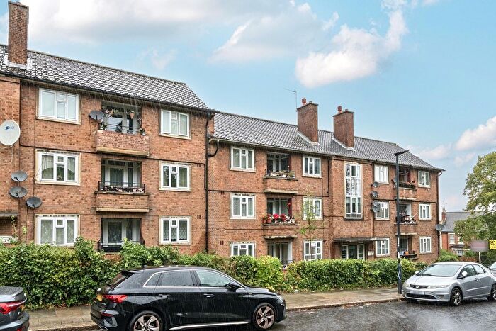 2 Bedroom Flat For Sale In Cantwell House, Cantwell Road, SE18