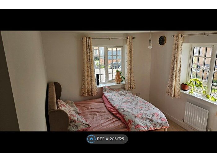 3 Bedroom Semi-Detached House To Rent In Red Cherry Close, Rainham, ME8