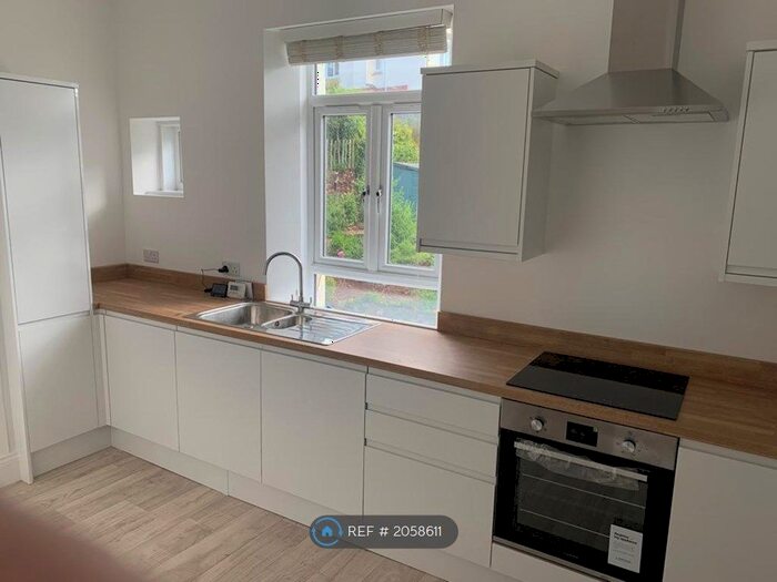 1 Bedroom Flat To Rent In Coombe Vale Road, Teignmouth, TQ14