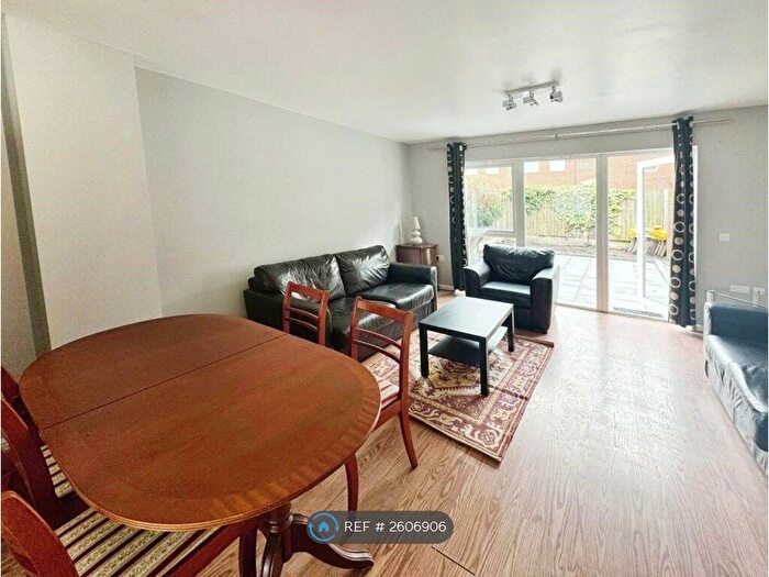 3 Bedroom Terraced House To Rent In Devonshire Street South, Manchester, M13