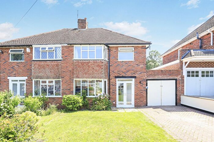 3 Bedroom Semi-Detached House For Sale In Peterdale Drive, Wolverhampton, WV4