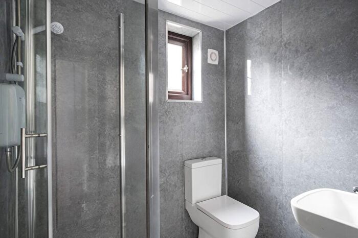 Studio To Rent In Bodney Road, Hackney, London, E8