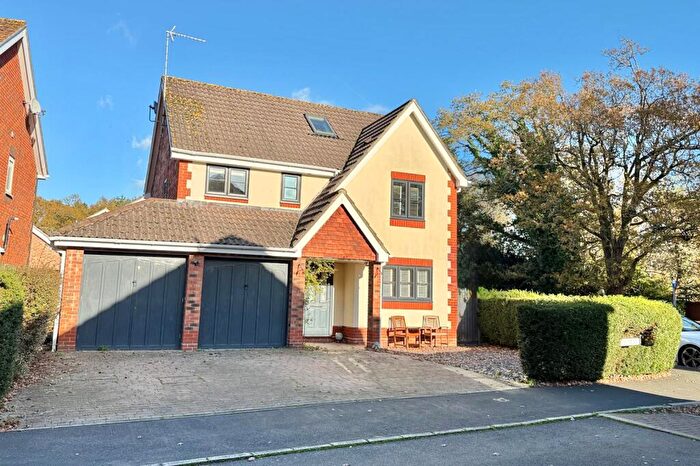 4 Bedroom Detached House For Sale In Oaks Mead, Verwood, BH31