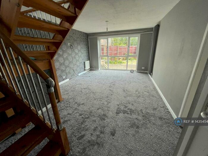 4 Bedroom End Of Terrace House To Rent In Tarporley Walk, Wilmslow, SK9