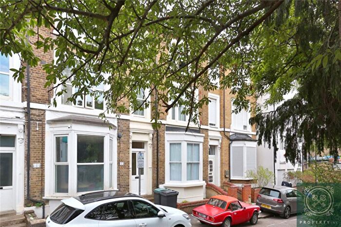 2 Bedroom Apartment To Rent In Stuart Crescent, London, N22