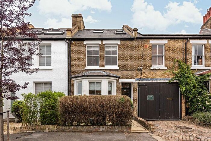 3 Bedroom Property To Rent In Saville Road, Chiswick, W4