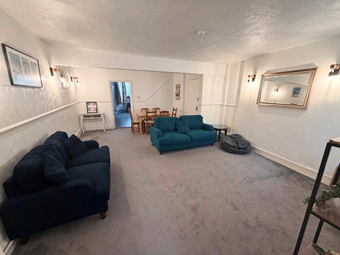 1 Bedroom Flat To Rent In Upper Church Road, BS23
