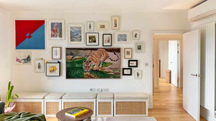 1 Bedroom Penthouse For Sale In Waleorde Road, London, SE17