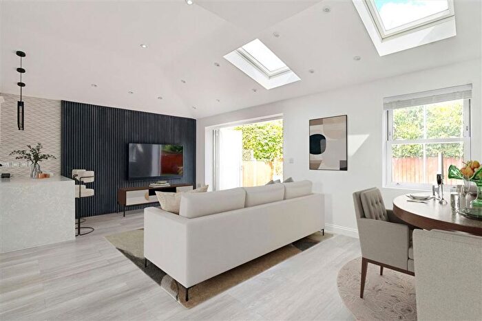 4 Bedroom Flat For Sale In Bonfield Road, Lewisham, SE13