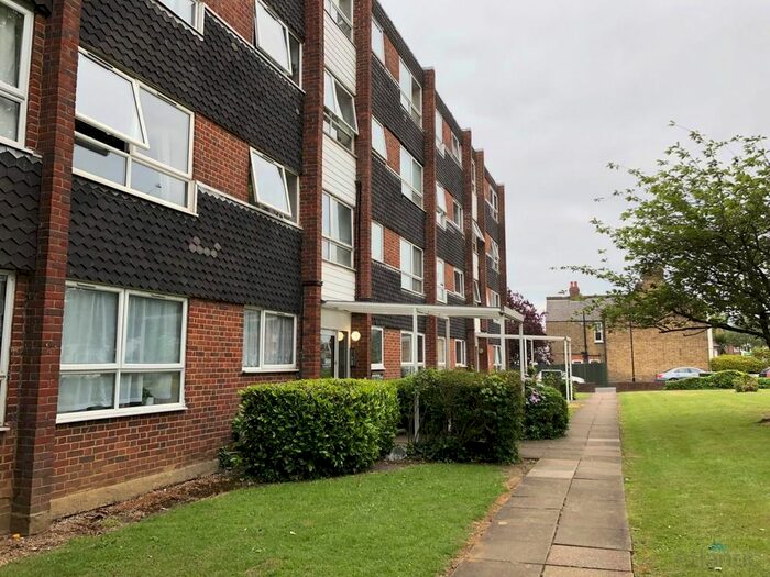 2 Bedroom Flat To Rent In Heathdene, Southgate, N14