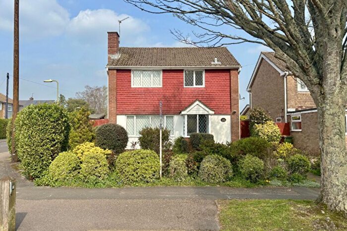 3 Bedroom Detached House For Sale In Hillcrest Avenue, Chandler's Ford, Eastleigh, SO53