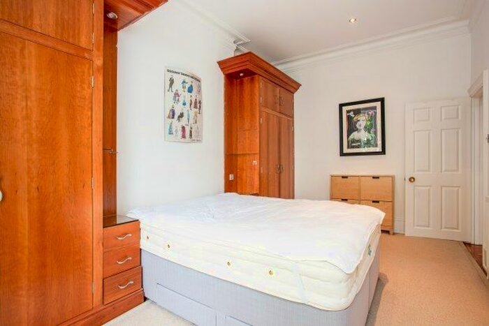 2 Bedroom Flat To Rent In Gloucester Avenue, London, NW1