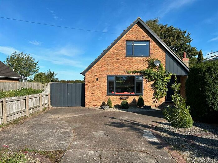 3 Bedroom Detached House For Sale In Ings Lane, Dunswell, Hull, HU6