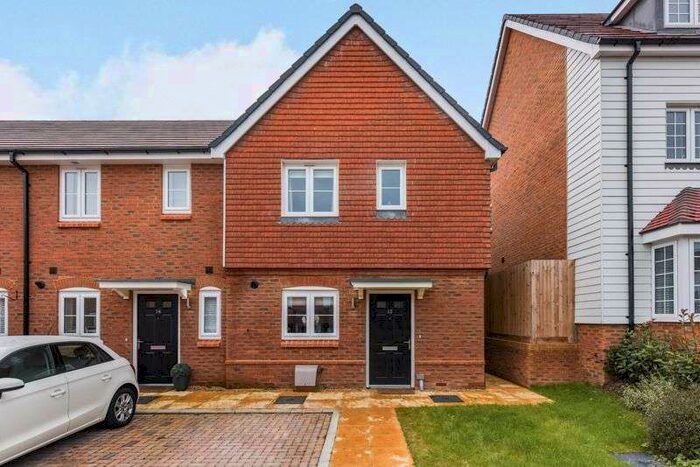 3 Bedroom Property To Rent In Hill Close, Edenbridge, TN8