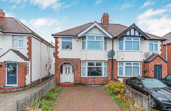 3 Bedroom Semi Detached House For Sale In White Road, Oxford, OX4