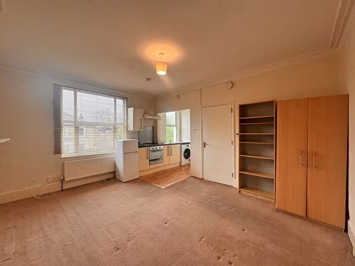 Studio To Rent In The Grove, London, W5