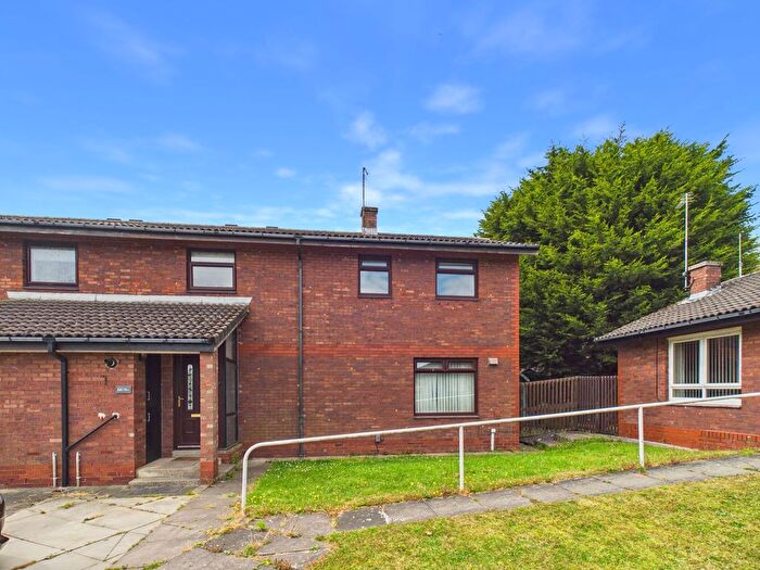 3 Bedroom End Of Terrace House For Sale In West Crescent, Gateshead, NE10