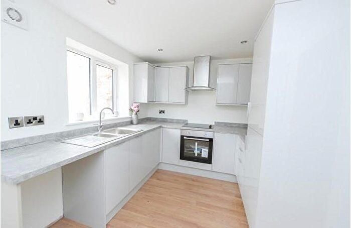 2 Bedroom House To Rent In Middlecroft Road, Staveley, S43