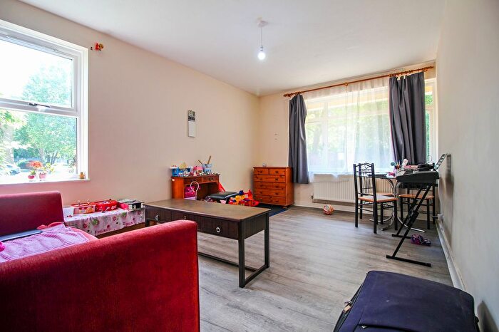 1 Bedroom Flat To Rent In Dingwall Road, Croydon, CR0