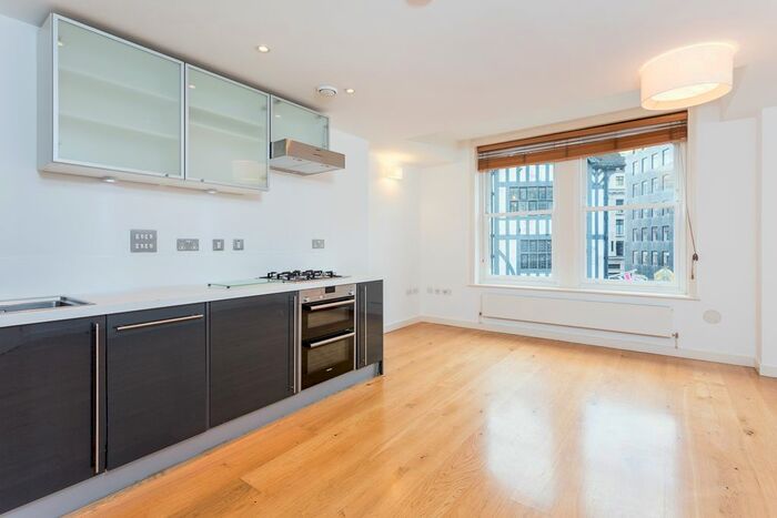 2 Bedroom Flat To Rent In Great Marlborough Street, London, W1F