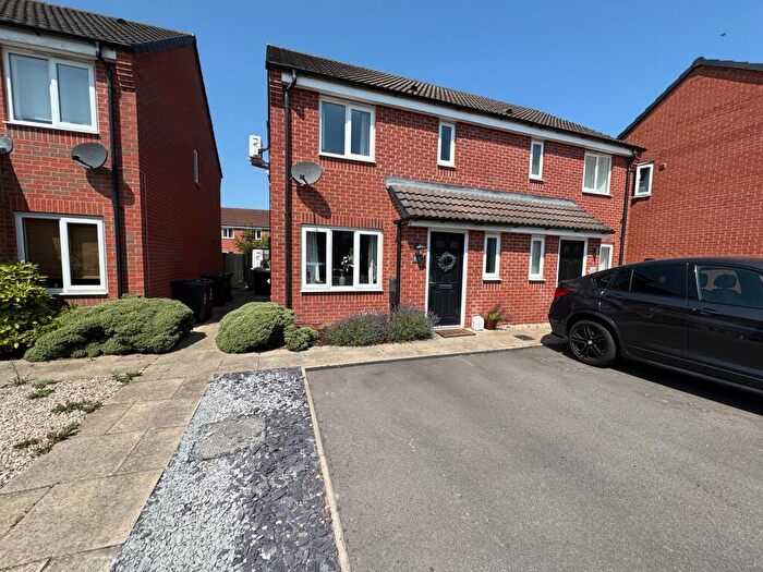 3 Bedroom Semi-Detached House For Sale In Upton Drive, Stretton, Burton-on-Trent, DE14