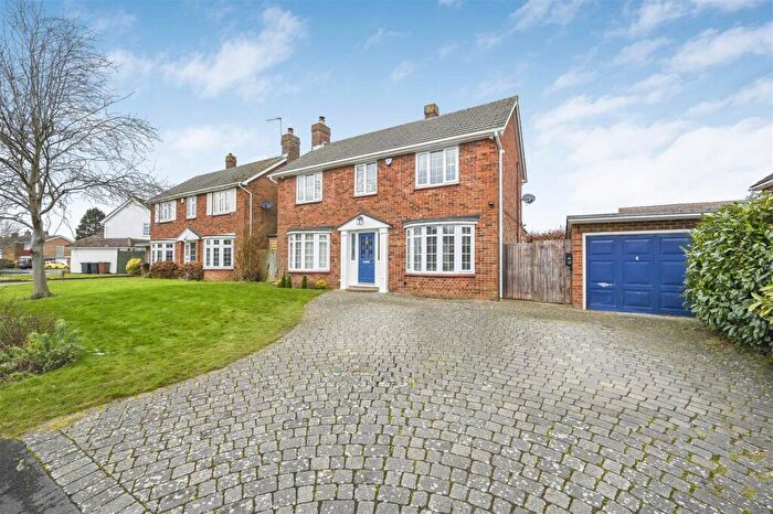 3 Bedroom Detached House For Sale In Cheyne Walk, Meopham, DA13