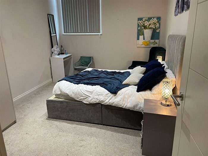 1 Bedroom Flat To Rent In North Street, Leeds, LS2