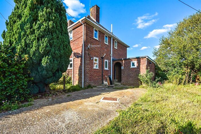 2 Bedroom Maisonette For Sale In Greensey, Ragged Appleshaw, Andover, SP11