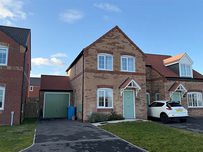 3 Bedroom Semi-Detached House For Sale In Bullfinch Court, Langold, S81