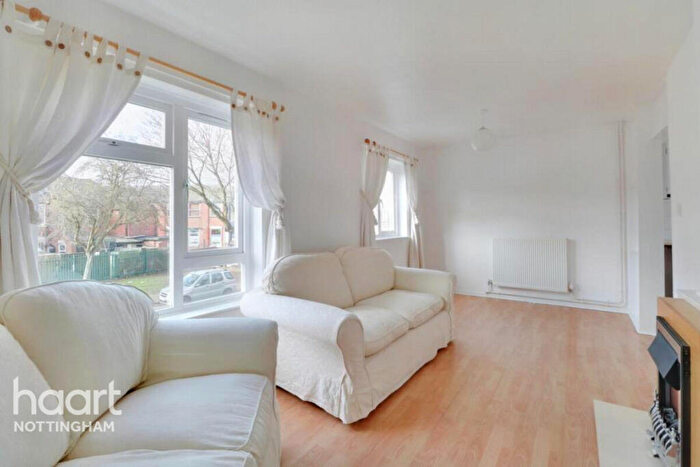 1 Bedroom Flat To Rent In Vincent Gardens, Nottingham, NG7