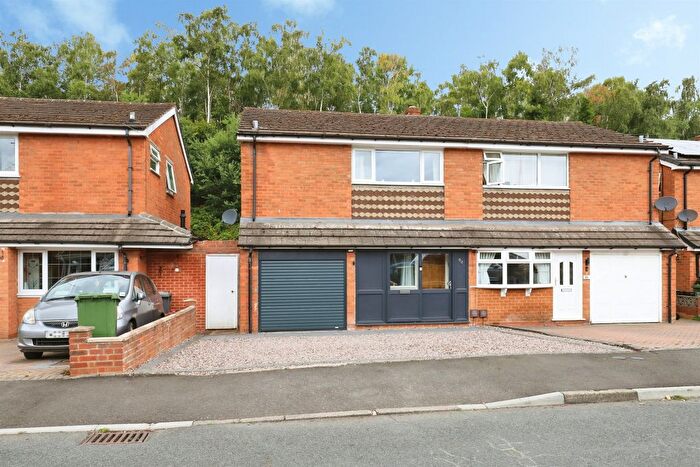 3 Bedroom Semi-Detached House For Sale In The Birches, Stourport-On-Severn, DY13