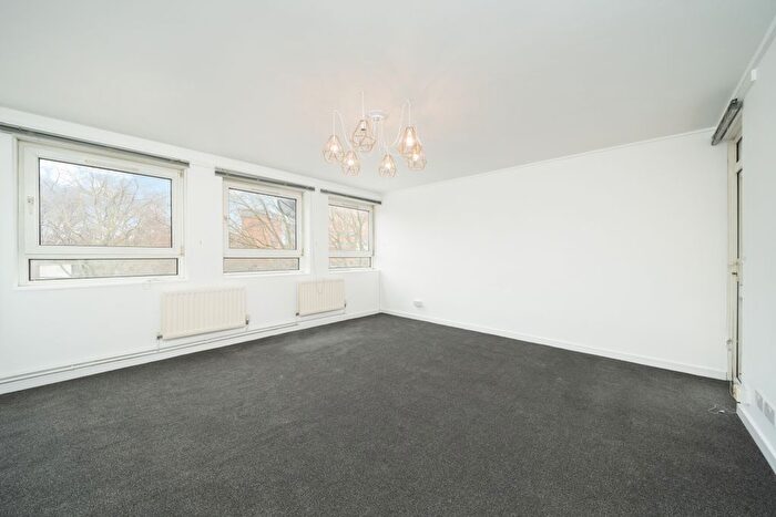 2 Bedroom Flat To Rent In Royal Street, London, SE1