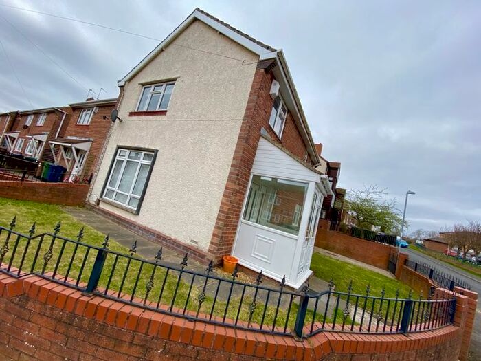 3 Bedroom Semi-Detached House To Rent In Aberdare Road, Farringdon, Sunderland SR3