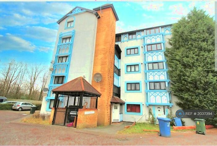 4 Bedroom Flat To Rent In Alnham Court, Newcastle Upon Tyne, NE3