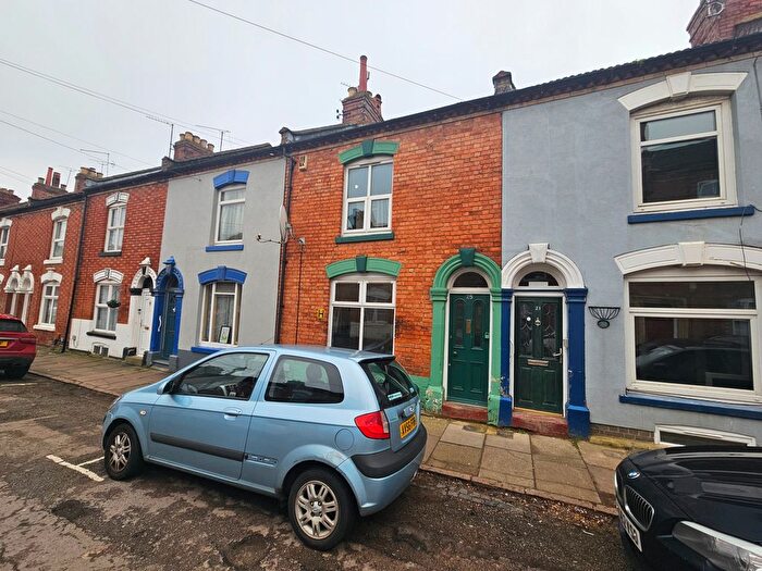 2 Bedroom Detached House To Rent In Palmerstone Road, Abington, Northampton, NN1